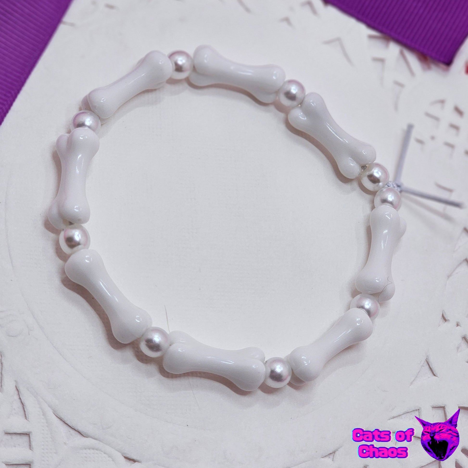 Bracelet White Bone and Pearl - Cats of Chaos